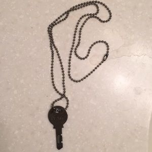 The giving keys necklace “Peace”